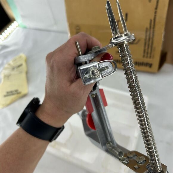 Pampered Chef Apple Peeler Corer Slicer with Box & Instructions - Picture 11 of 15